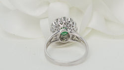 Marguerite ring in white gold, emerald and diamonds