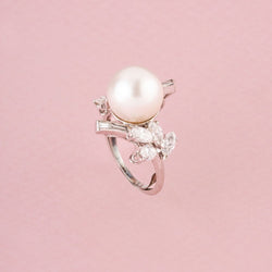Bague en or blanc 18K perle et diamants