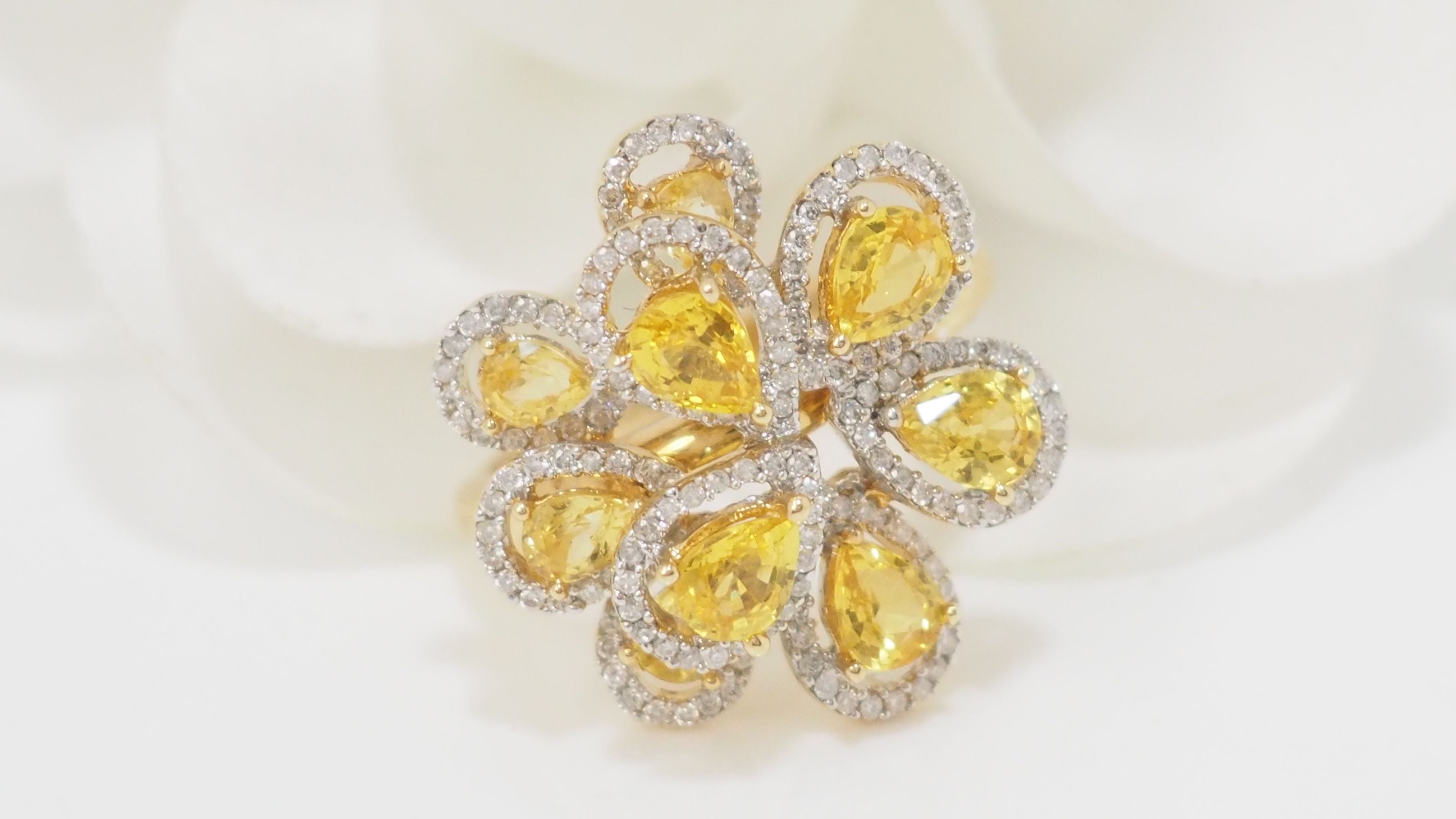 Bague Fleur or blanc et citrines et diamants