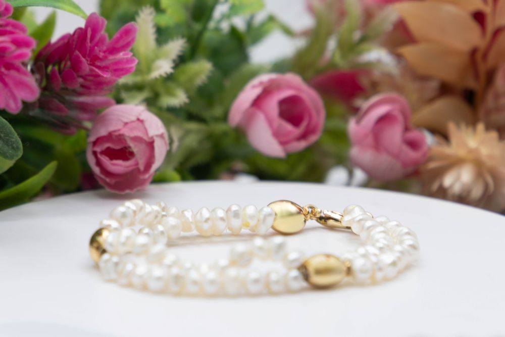 Bracelet perles baroques en or jaune et perles