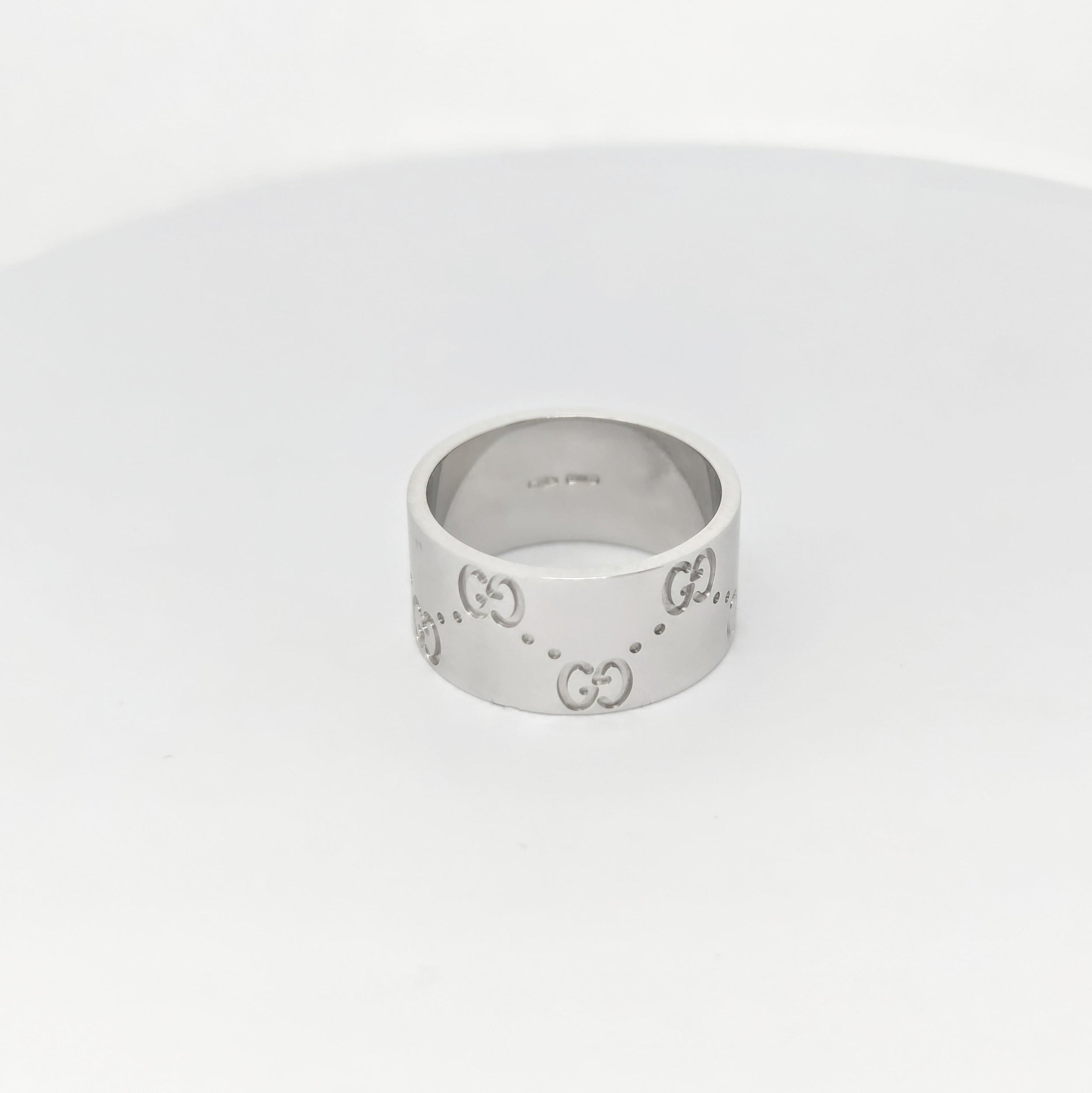 Bague Icon or blanc signée Gucci