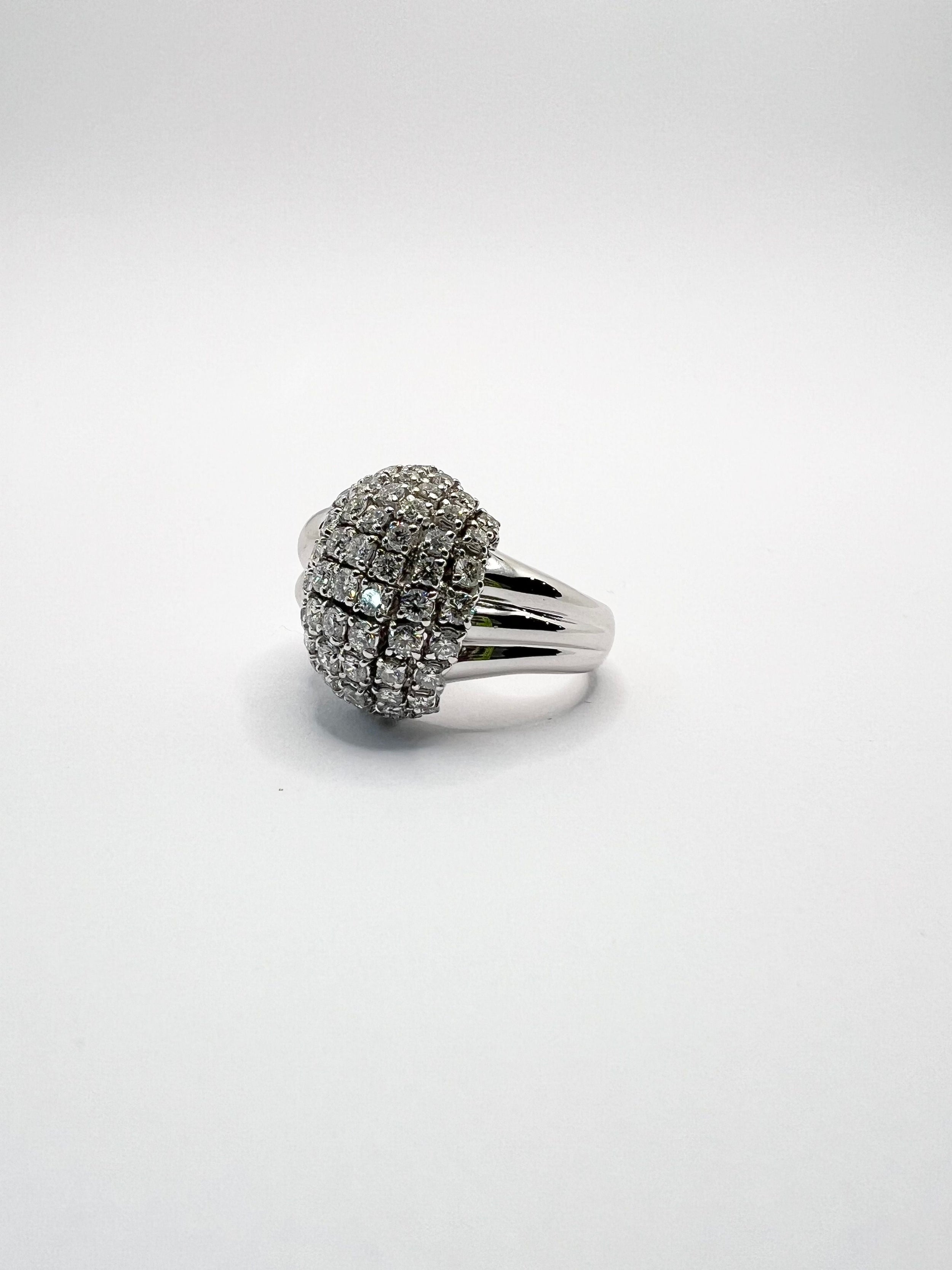 Dome ring in white gold and diamonds