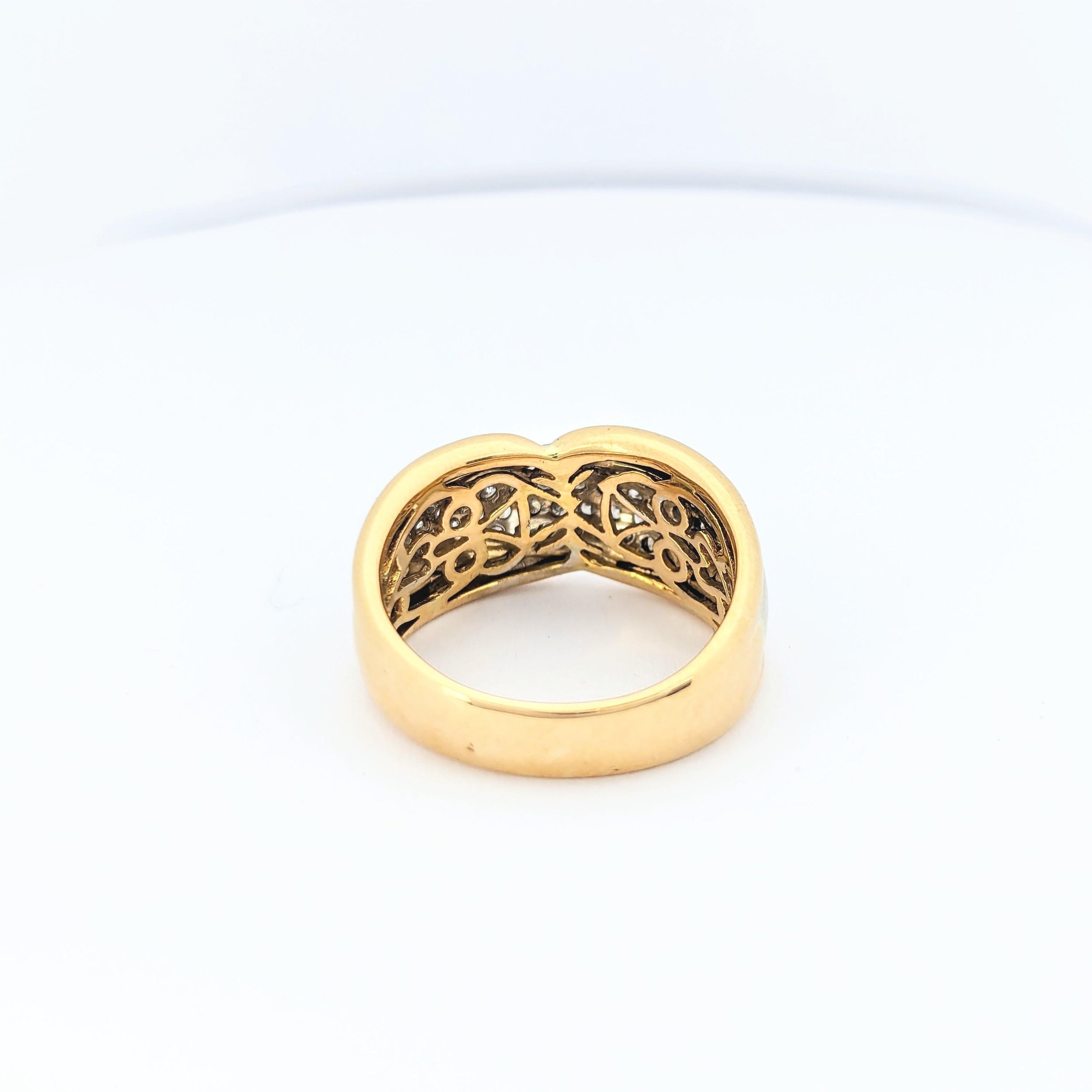 Bague en or jaune et pavage diamants
