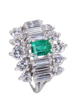 Bague années 50' en or blanc émeraude et diamants