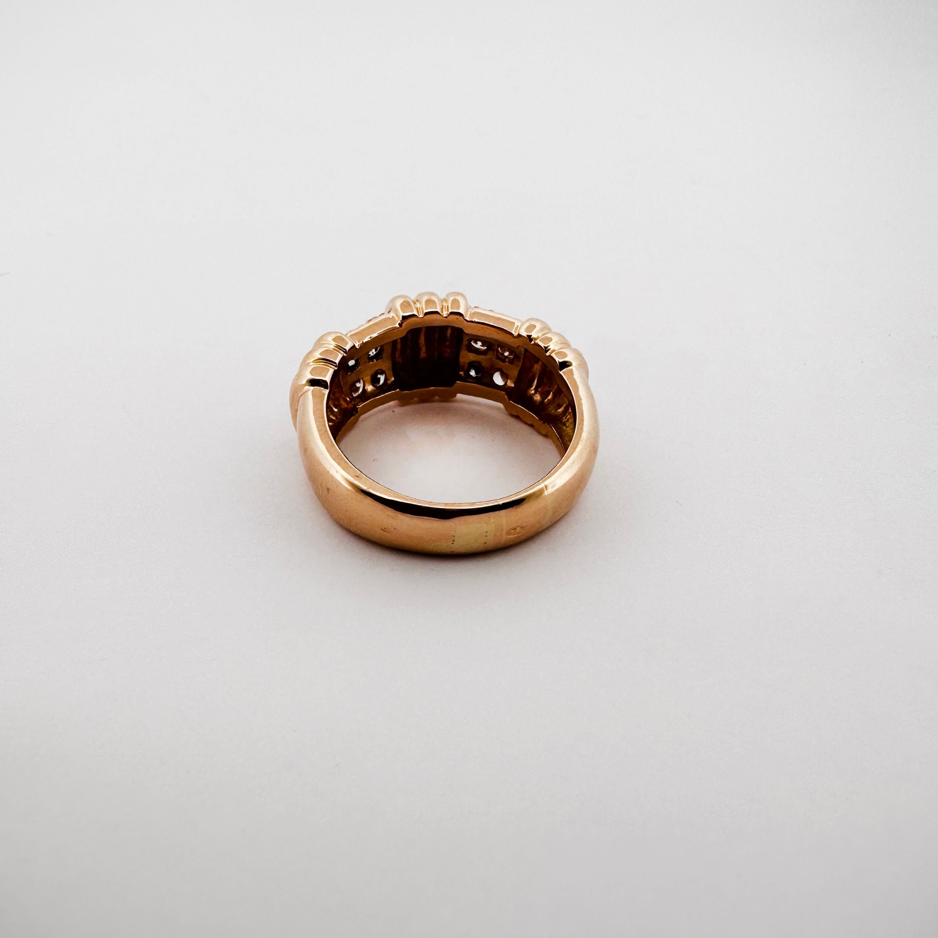 Bague Bandeau à godrons en or jaune et diamants