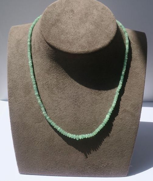 Necklace Natural emeralds in rose gold