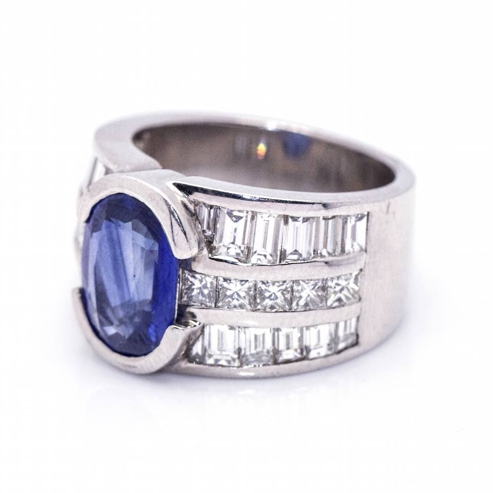 Bague CASHEMIRA en or blanc et saphir.