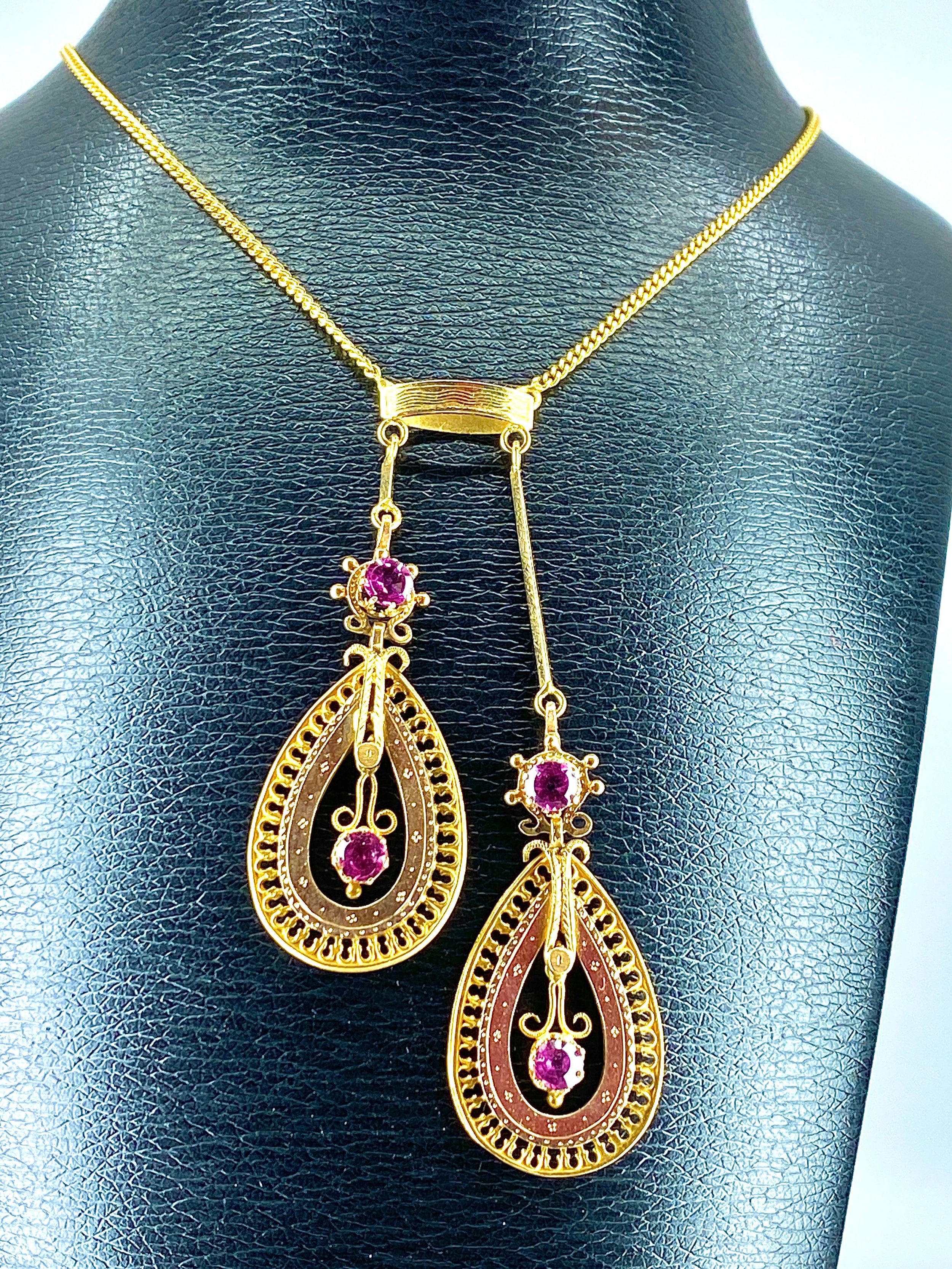 Collier bayadère en or 18 carats et grenats , époque fin 19 eme.