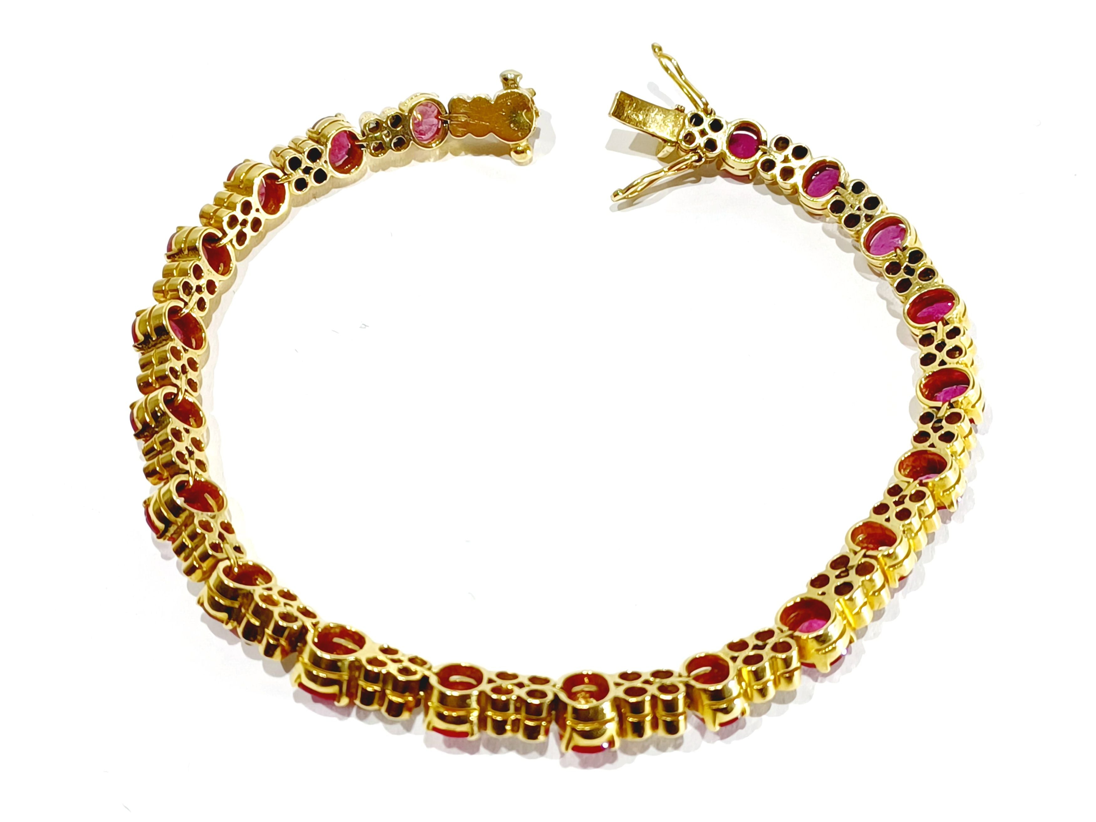 Bracelet Flexible in gold, ruby and diamonds