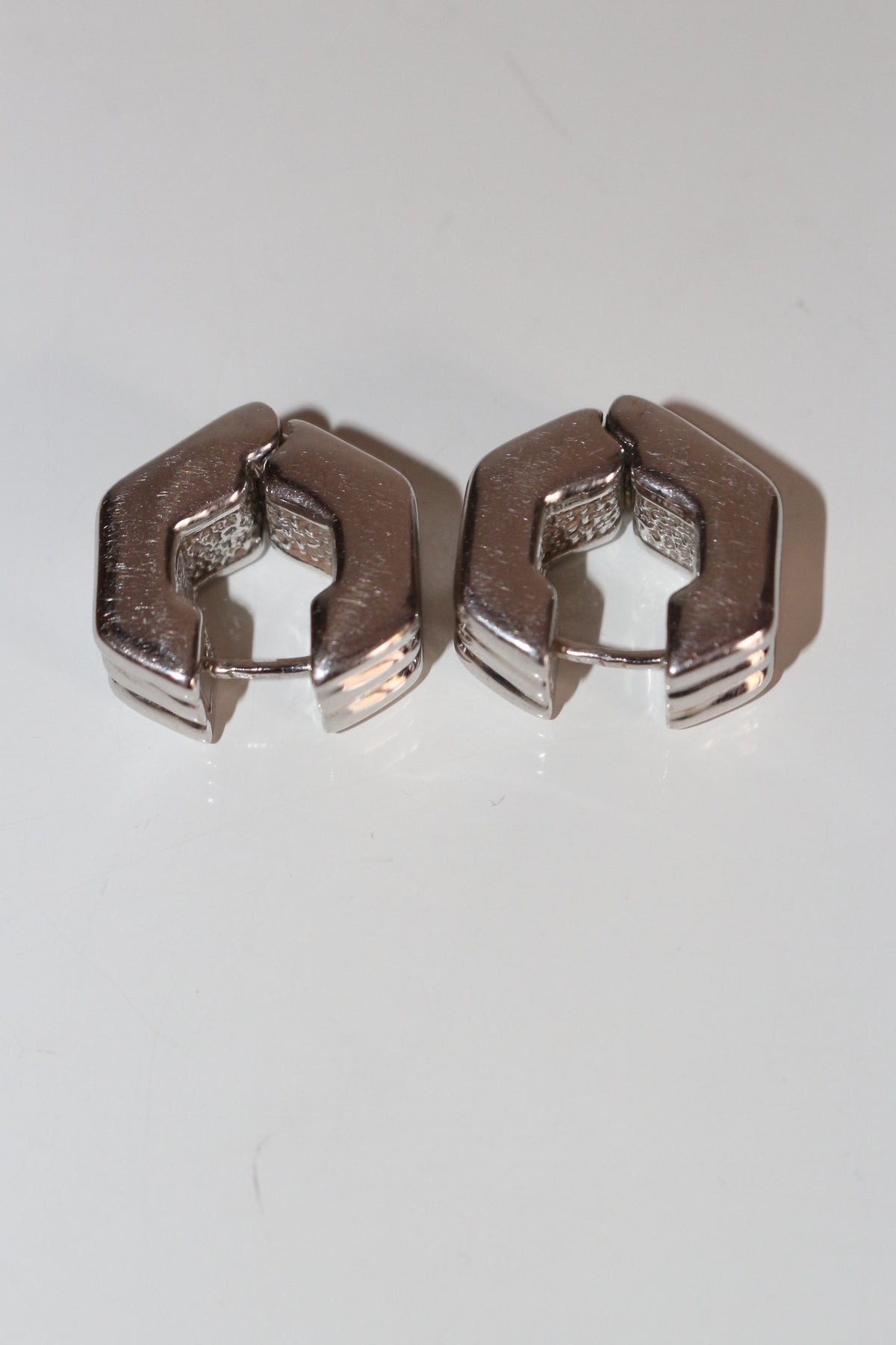 Chimento Vintage White Gold Pierced Earrings