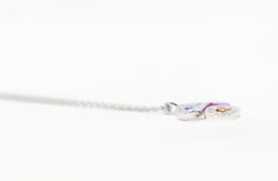 Collier TUTTI FRUTTI maille forçat jaseron en or blanc et saphirs