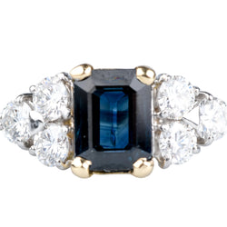 Bague Saphir taille émeraude en or blanc et diamants