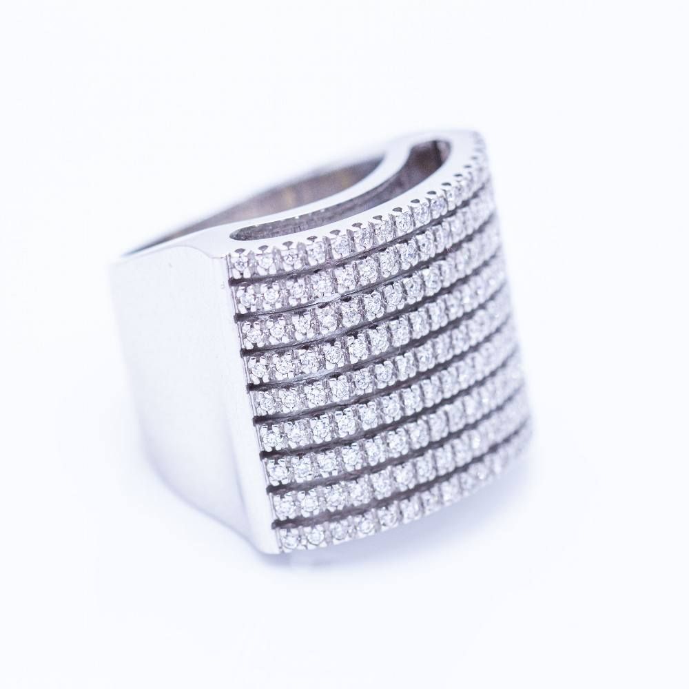Bague en or blanc et pavé de diamantsd'occasion