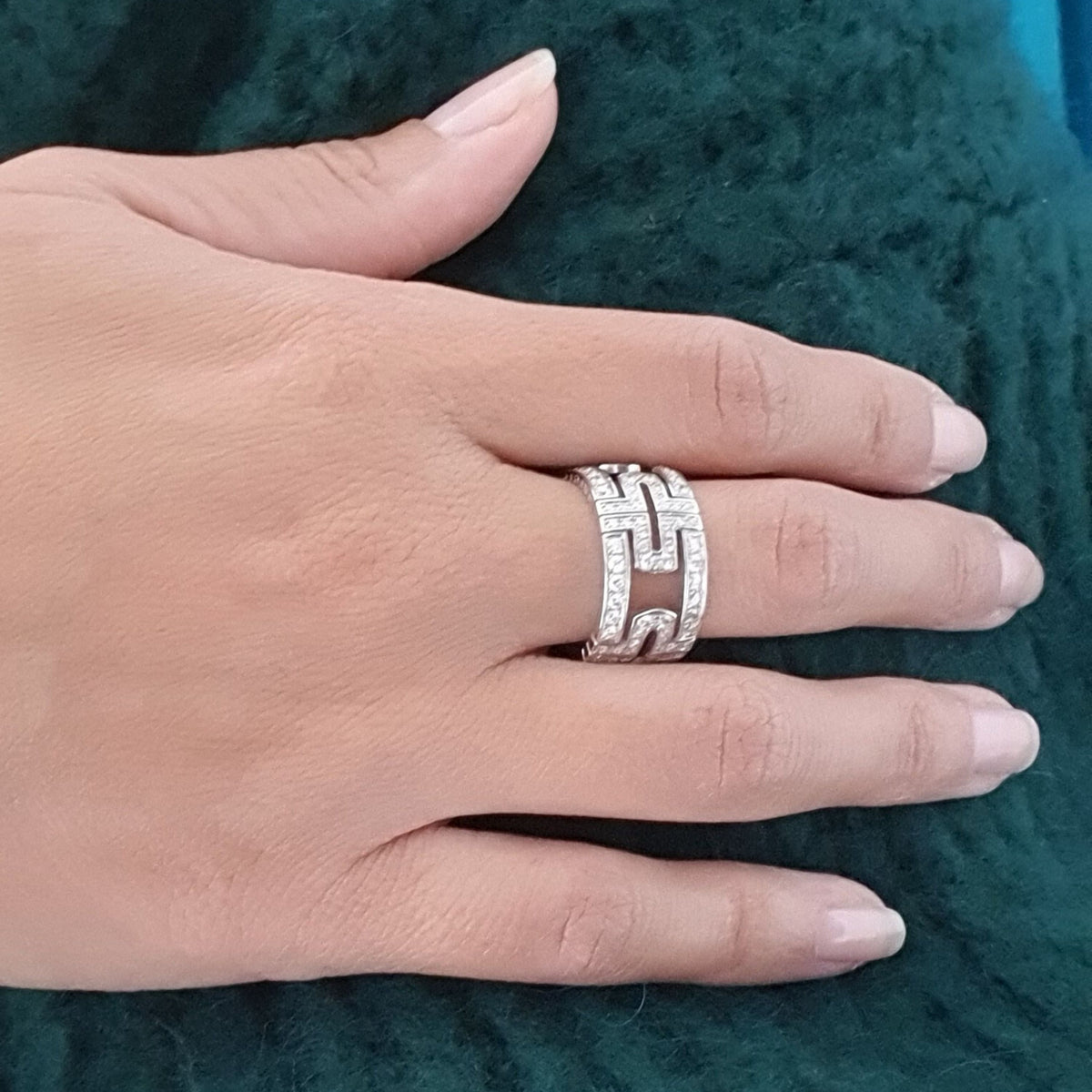 BULGARI “Parentesi” ring in white gold and diamonds