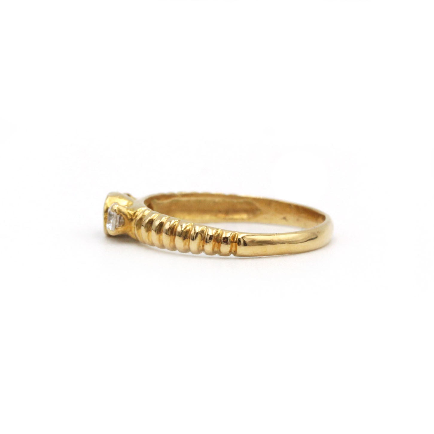 Ring - Yellow gold, sapphire and diamonds