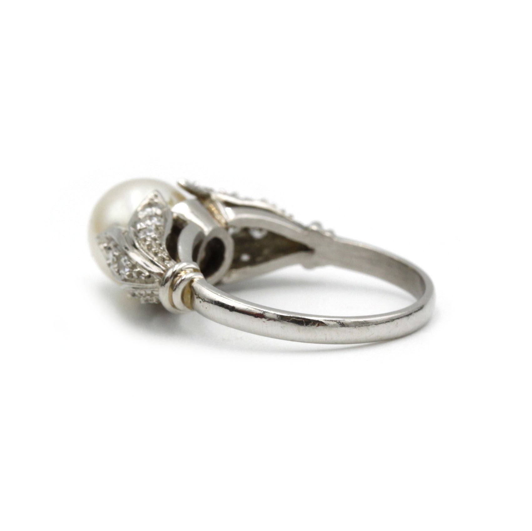 Ring - Now, diamonds and pearl