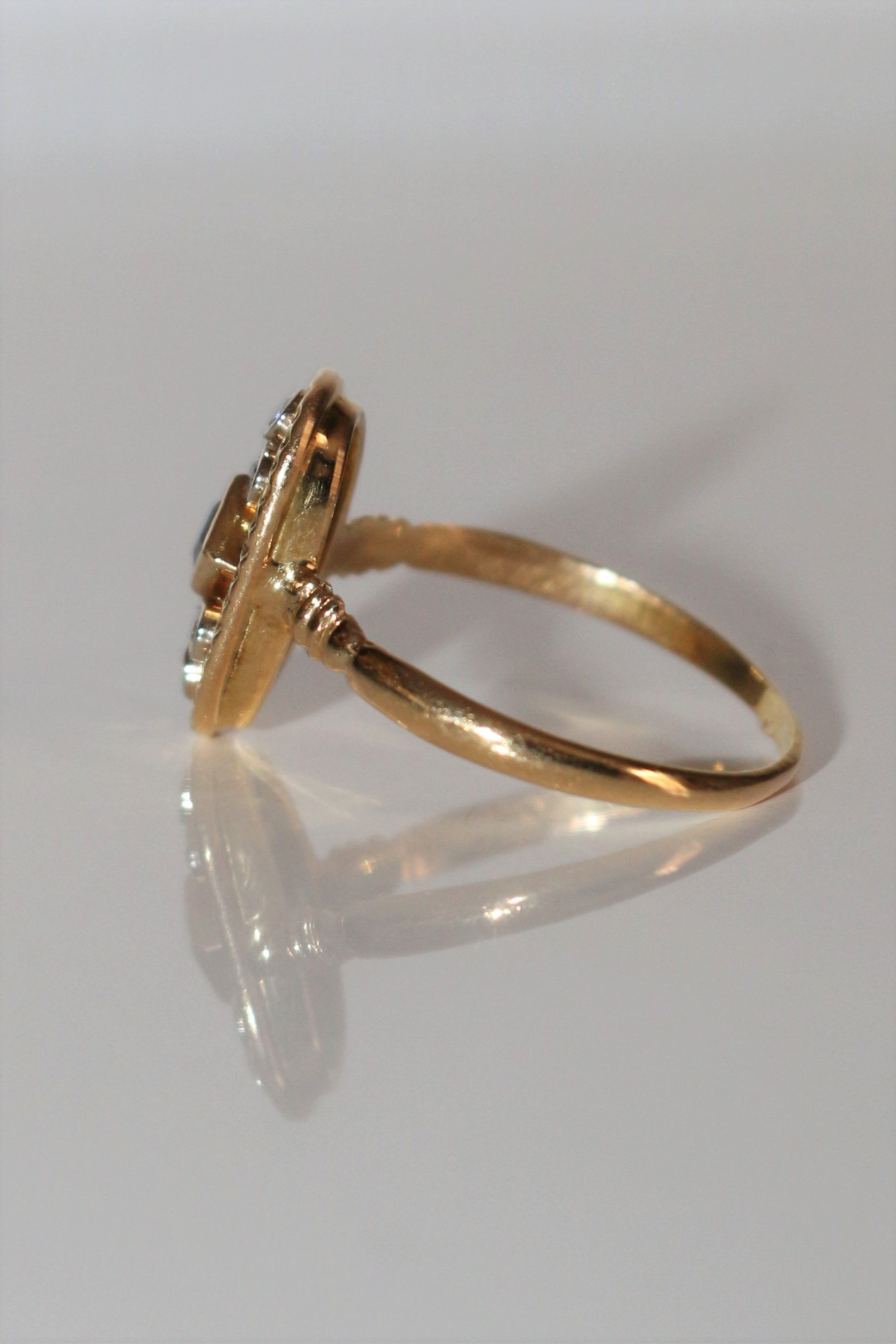 Bague Ovale Ajouré Saphir