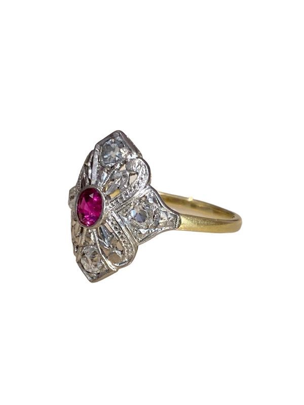 Belle époque ring, in 18k yellow gold, platinum and diamonds