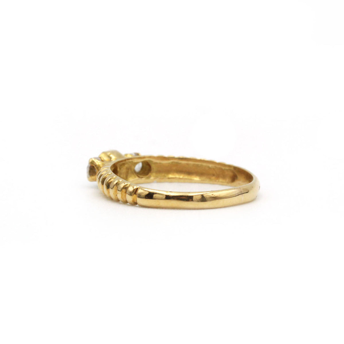 Ring - Yellow gold, sapphire and diamonds