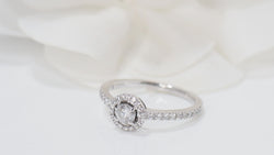 Bague solitaire Messika en or blanc et diamants