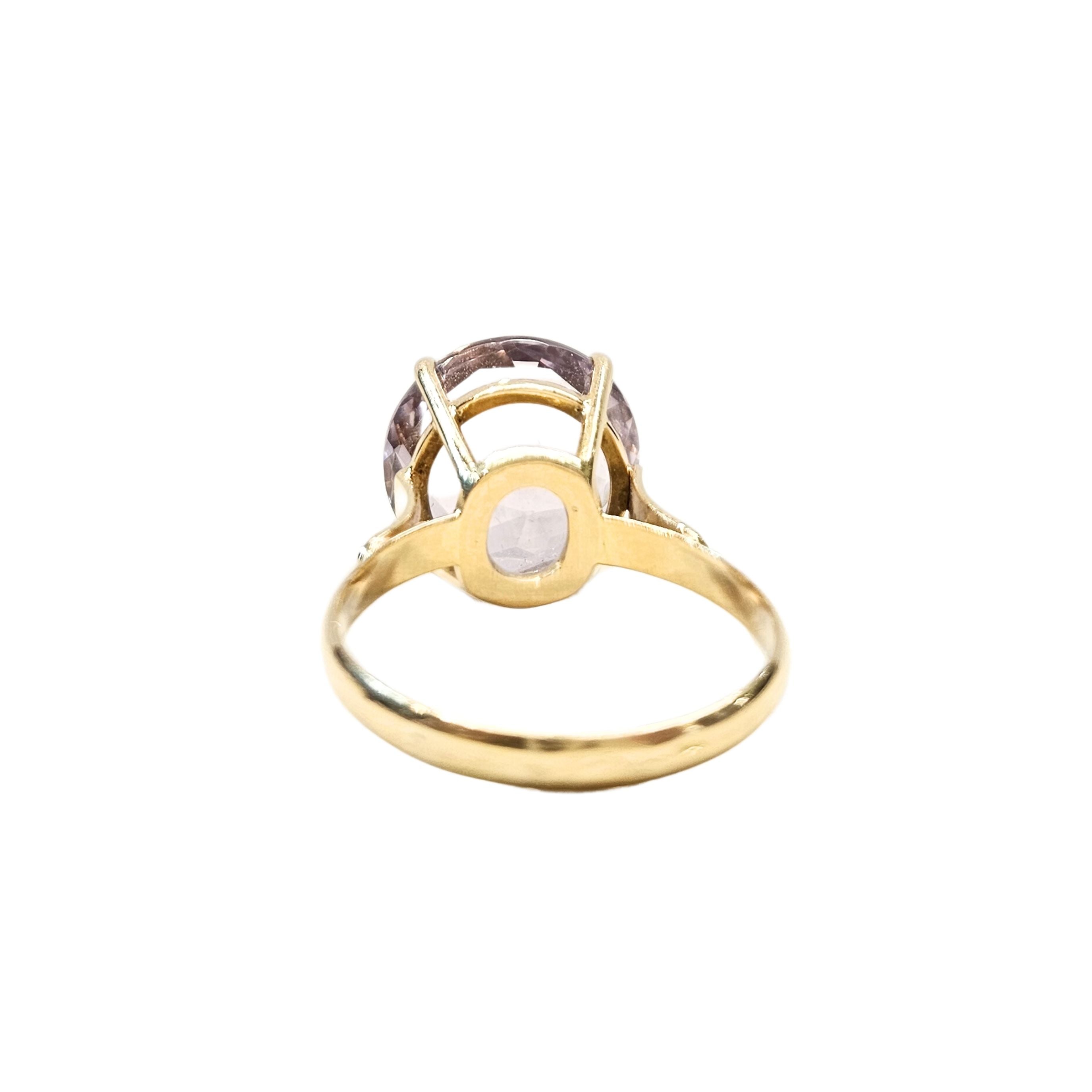 18K Yellow Gold and Natural Amethyst Ring - Size EU61