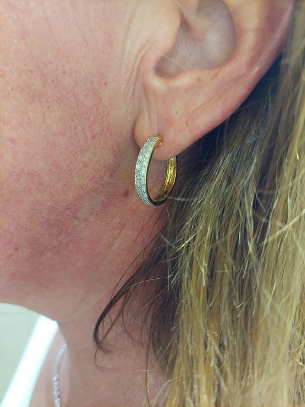 Créoles diamantées, en or jaune