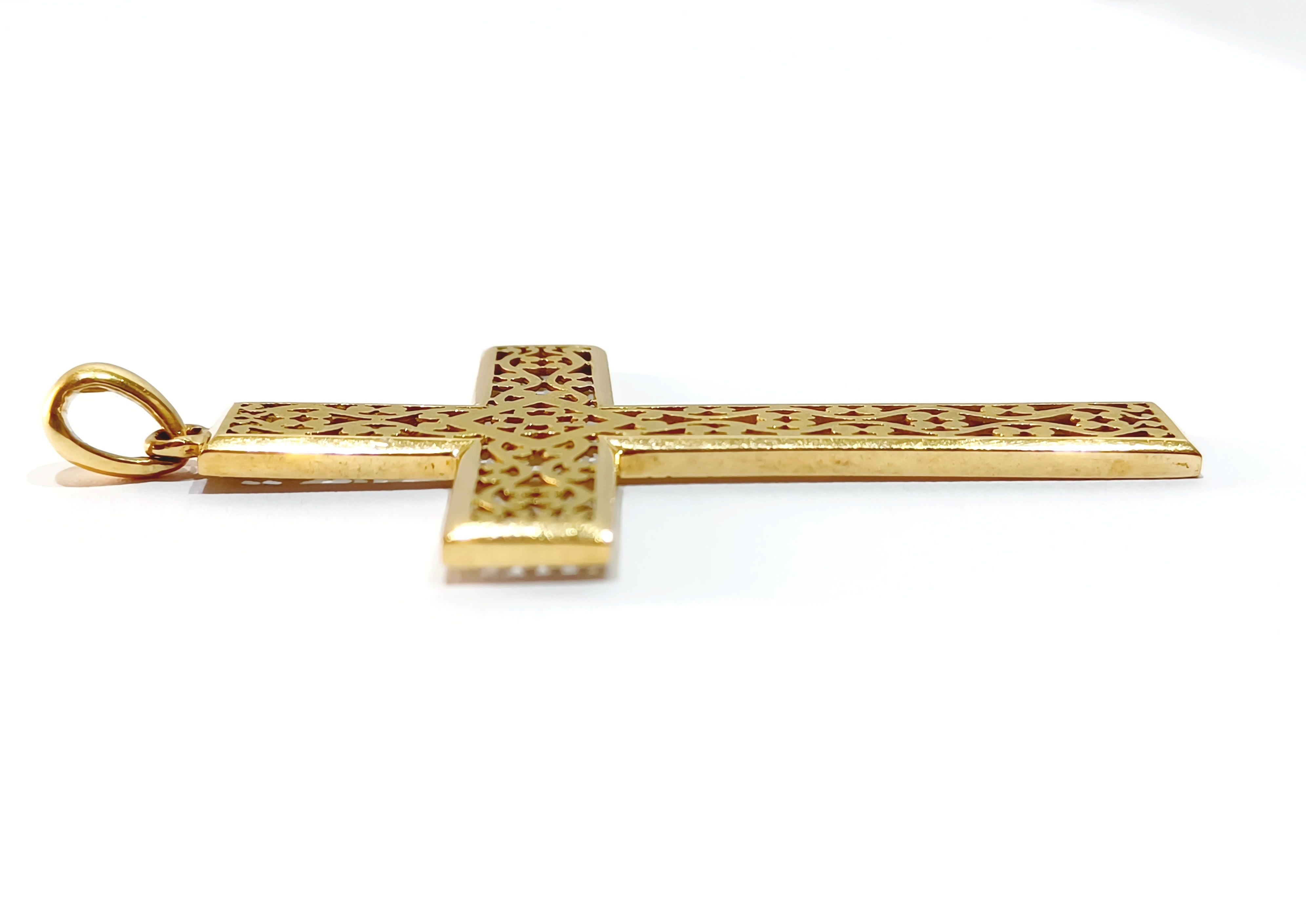 Yellow gold cross pendant