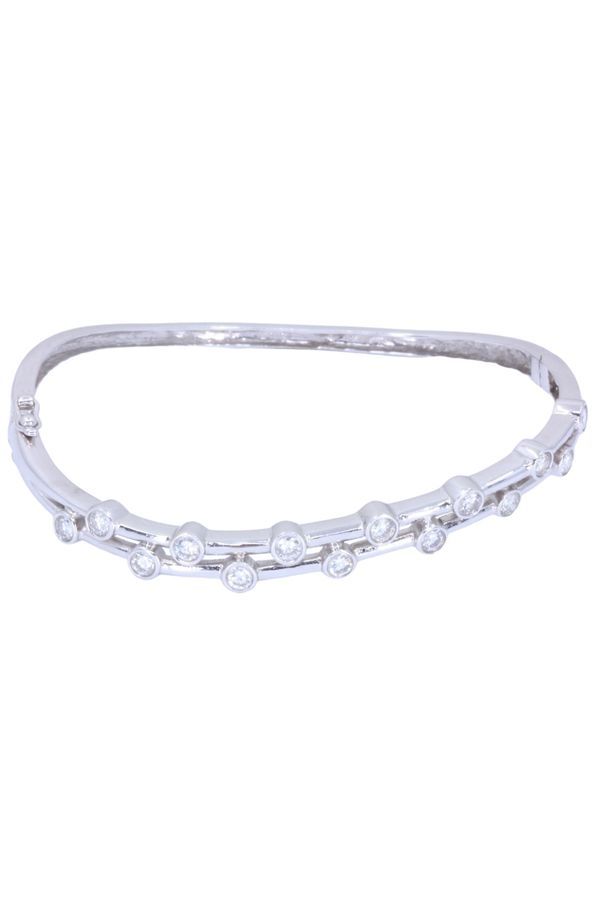 Bracelet jonc ouvrant en or blanc et diamants