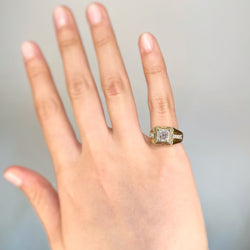 Signet ring in yellow gold and diamonds