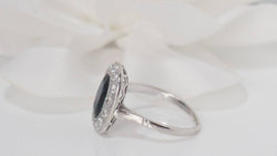 Bague en platine, saphir et diamants