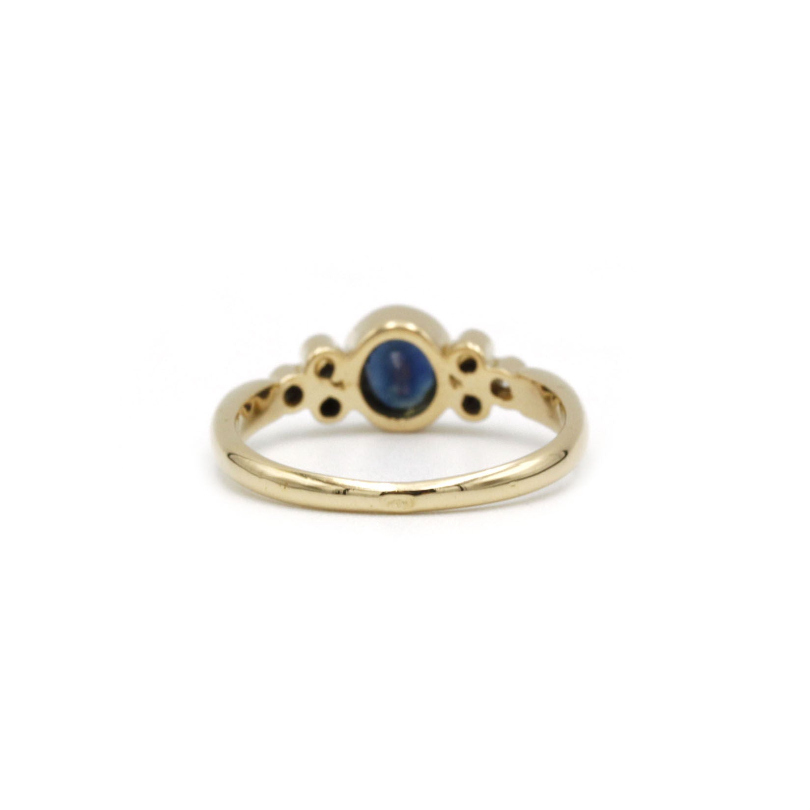 Bague en or jaune, saphir et diamants