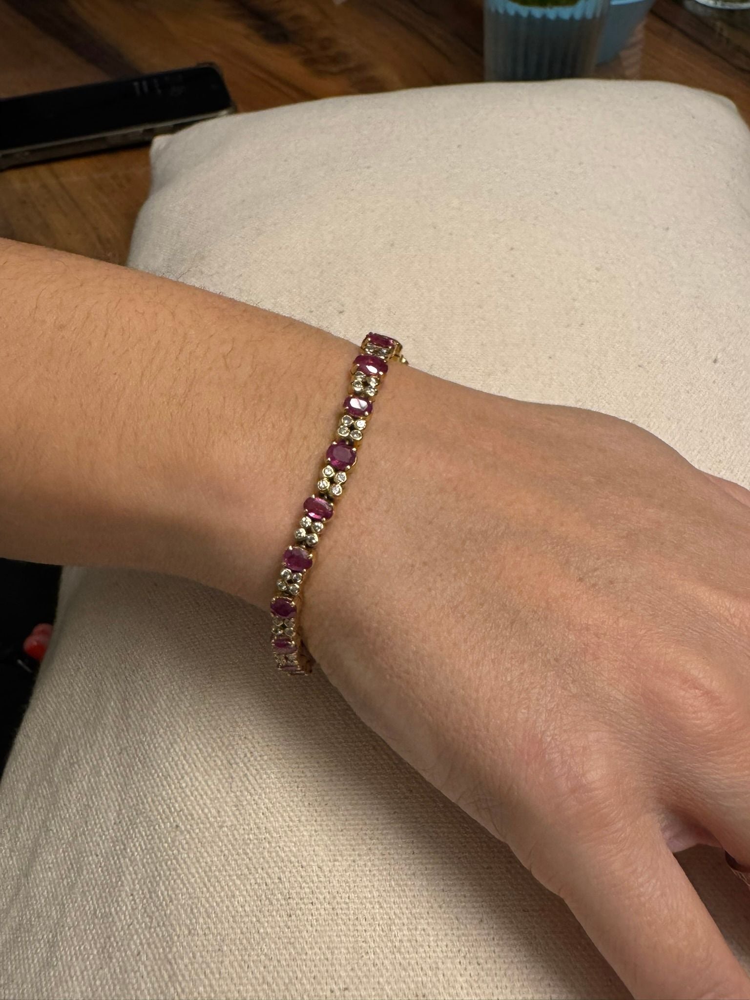 Bracelet Flexible in gold, ruby and diamonds