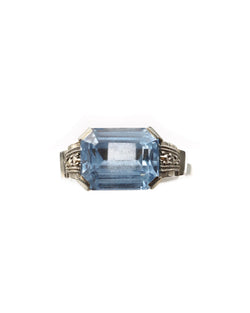 Bague ART DECO en platine et spinelle bleu