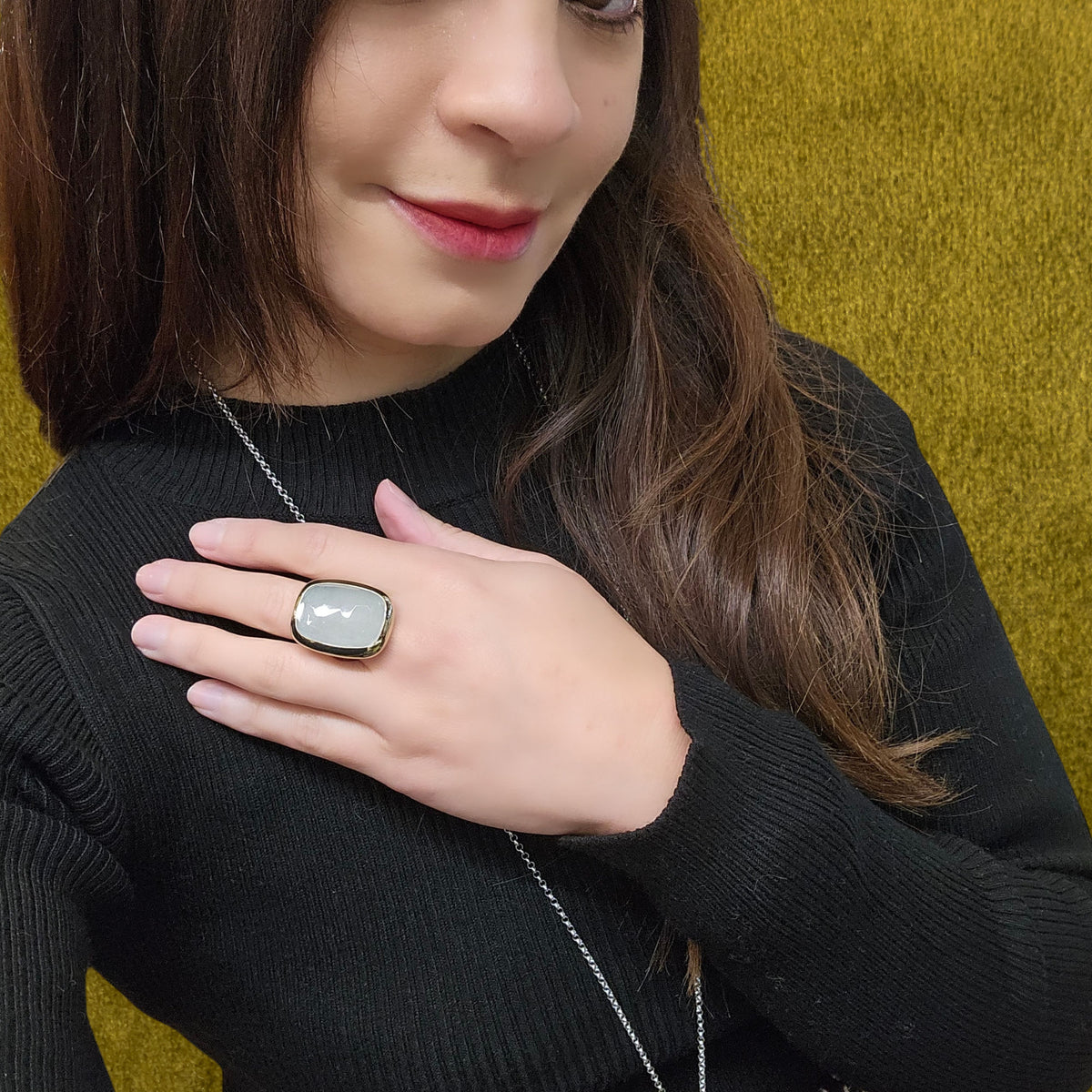 Pomellato Ring in 18-carat white gold with aquamarine, size EU50