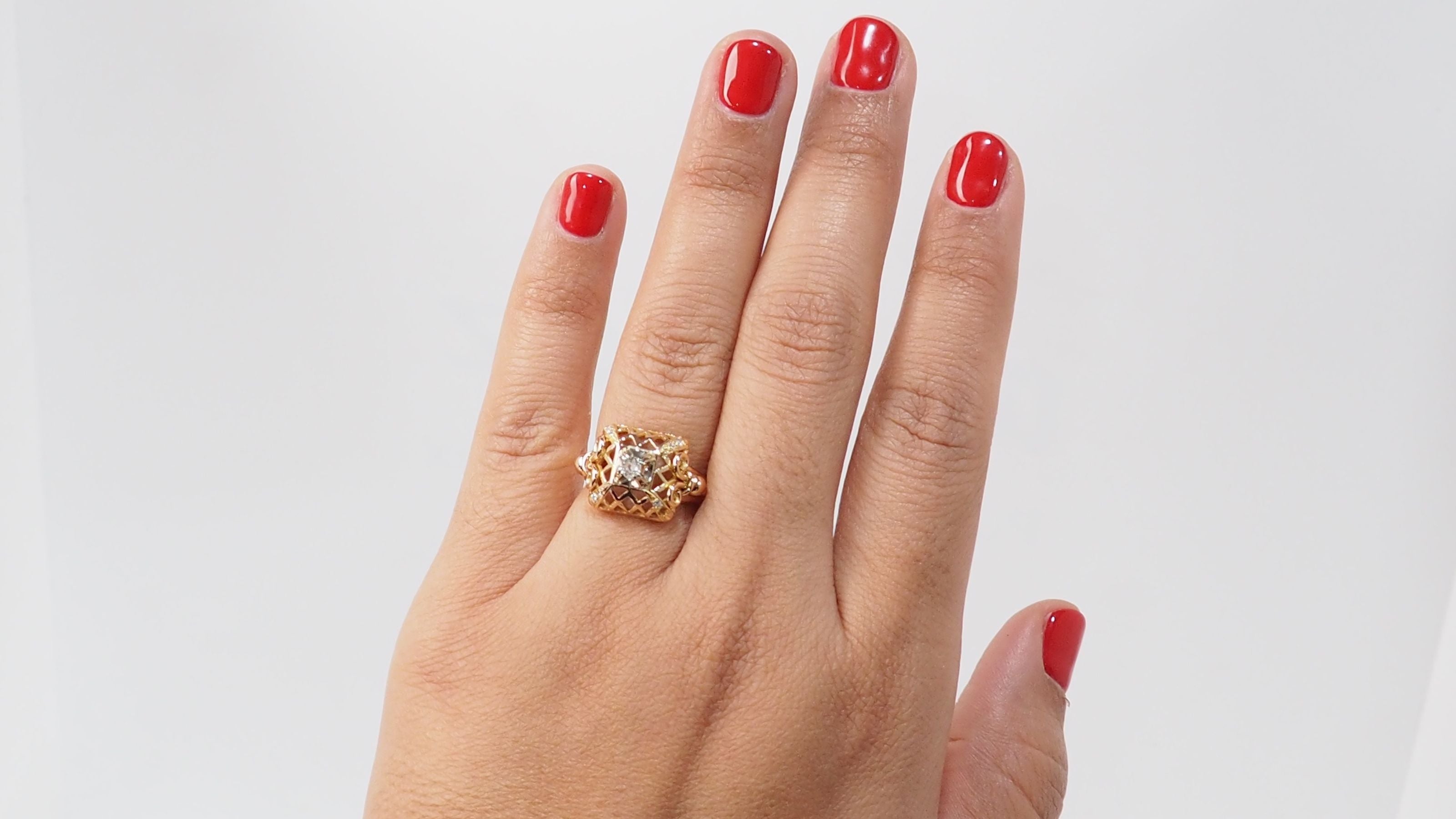 Openwork ring in yellow gold and diamond