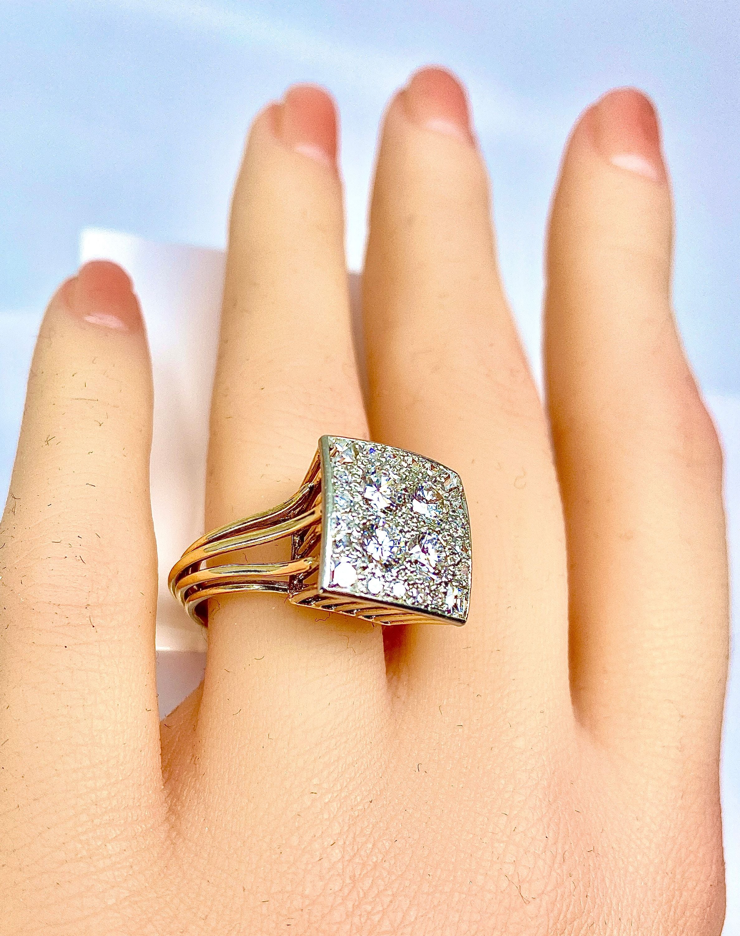 Bague en or jaune et or blanc 18 carats pavée de diamants