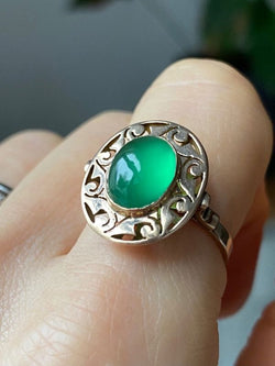 Ring at rose gold and chrysoprase
