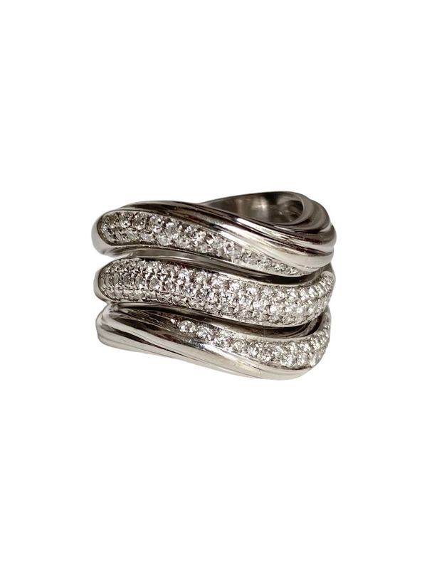 Bague, en or blanc 18k sertie de diamants