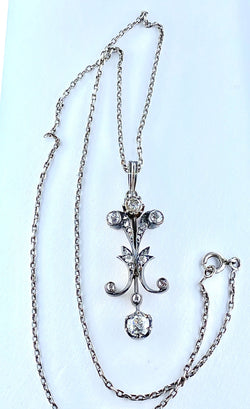 Gold and silver pendant set with diamonds, with chain. Napoleon III period