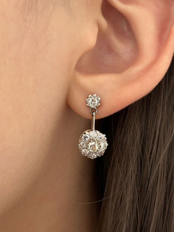 Pendant earrings in yellow gold, paltinium and diamonds