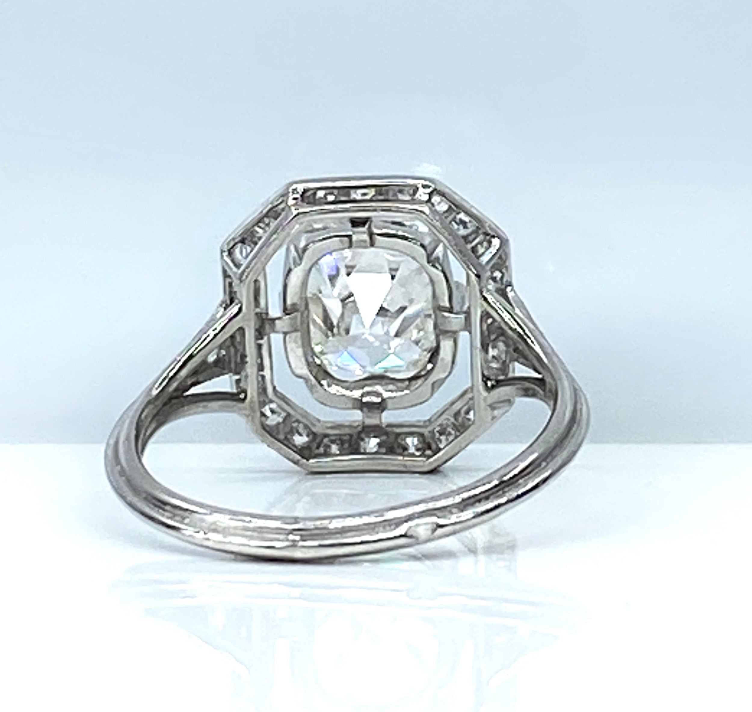 Ring Art Deco in paltinium and diamond