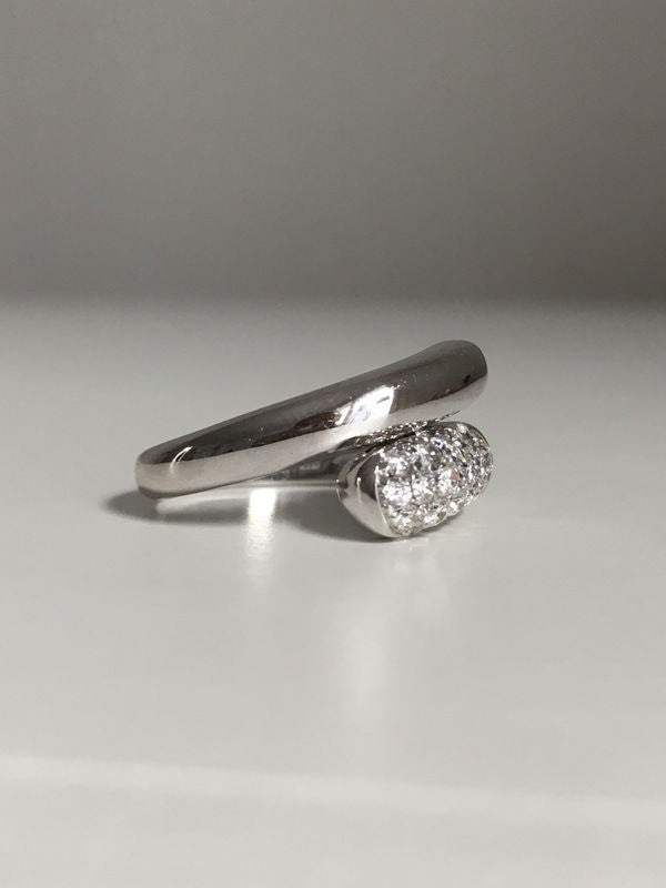 Bague BVLGARI modèle Astrea en or blanc 18K et diamants