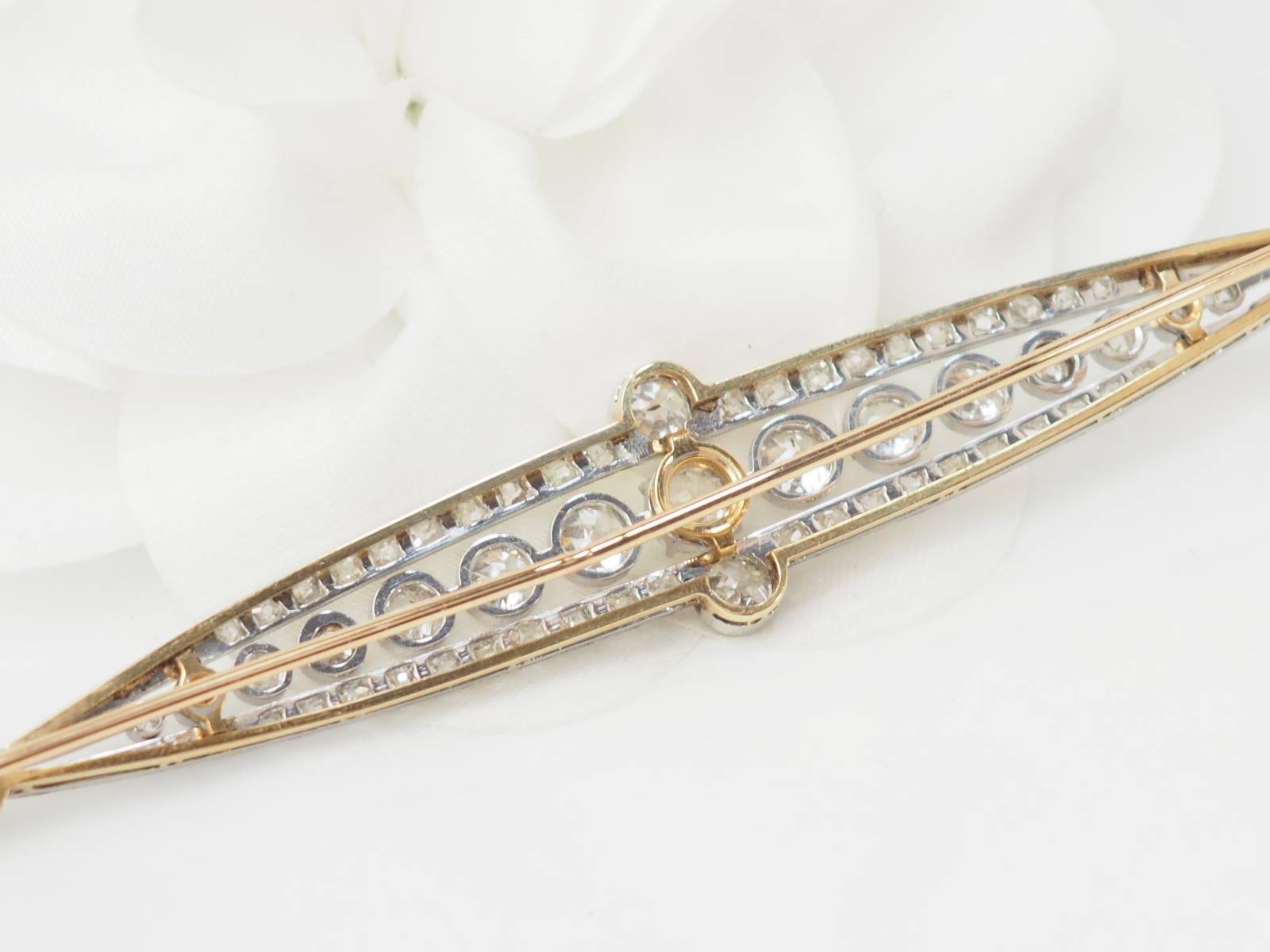 Broche Art Déco en or jaune et platine avec diamants