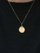Médaille amour Augis "L'originale" en or, plus qu'hier moins que demain - Castafiore