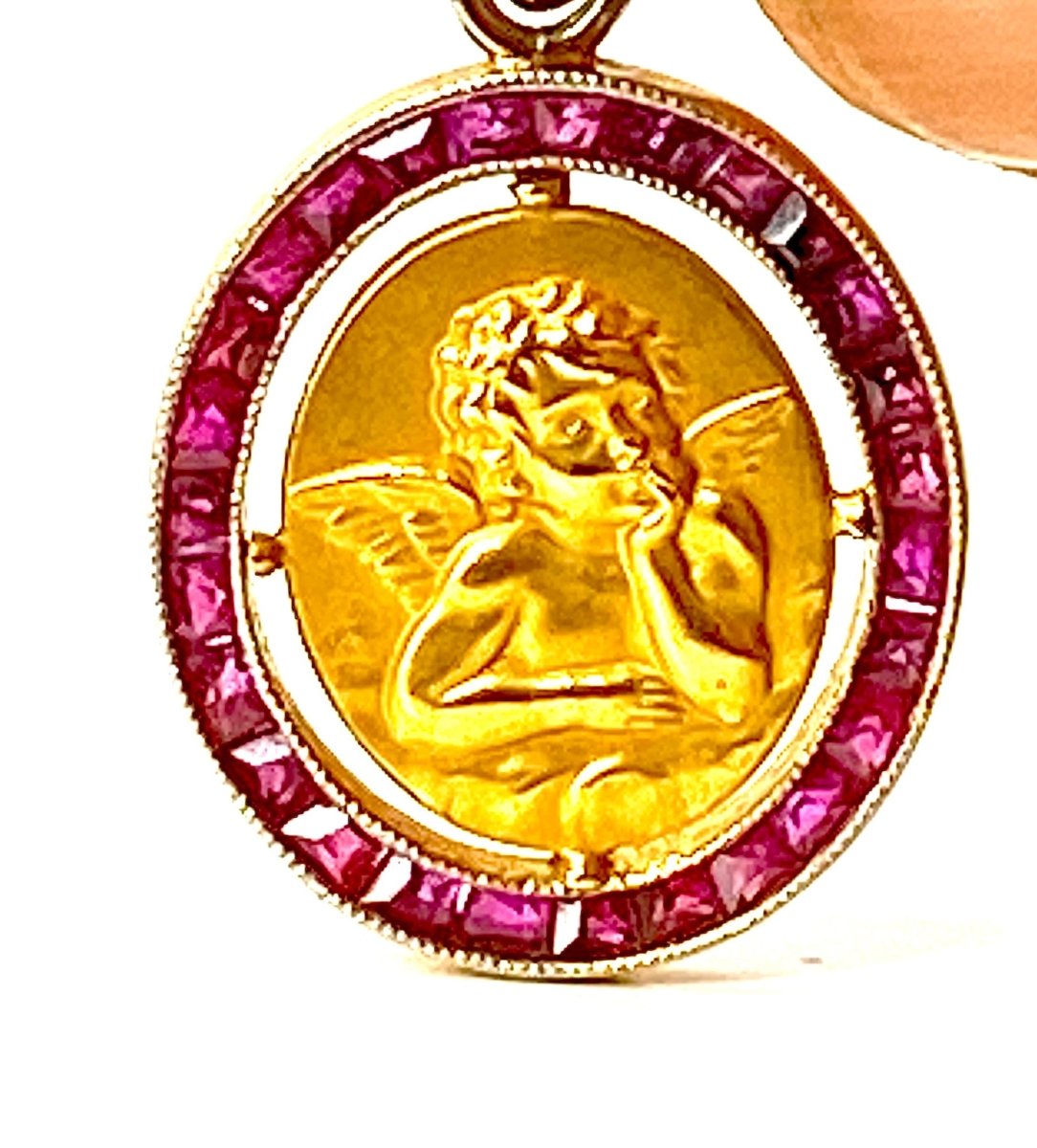 Médaille ange en or jaune 18 carats datée 1927 - Castafiore