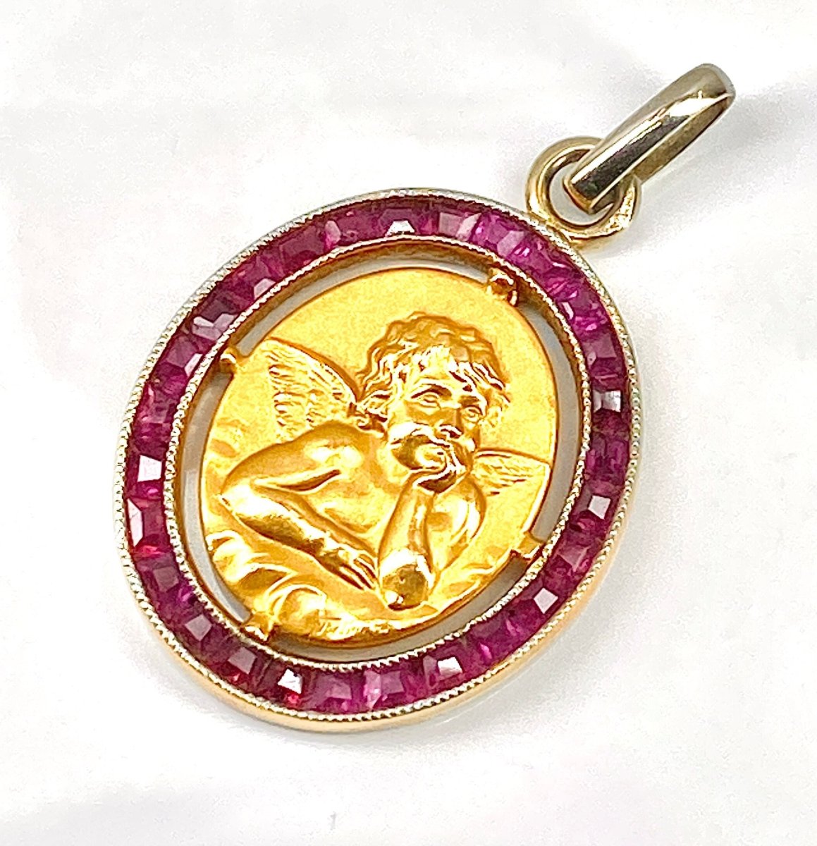 Médaille ange en or jaune 18 carats datée 1927 - Castafiore