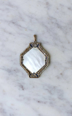 Médaille Art Déco Vierge Marie Nacre, Saphirs, Diamants et Perles - Castafiore