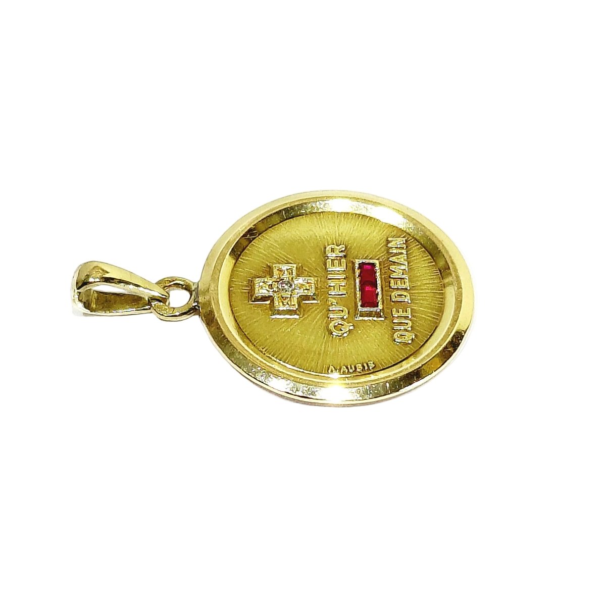 Médaille AUGIS en or jaune, rubis et diamant - Castafiore