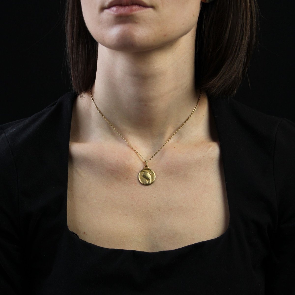 Médaille AUGIS Vierge Marie en or jaune - Castafiore