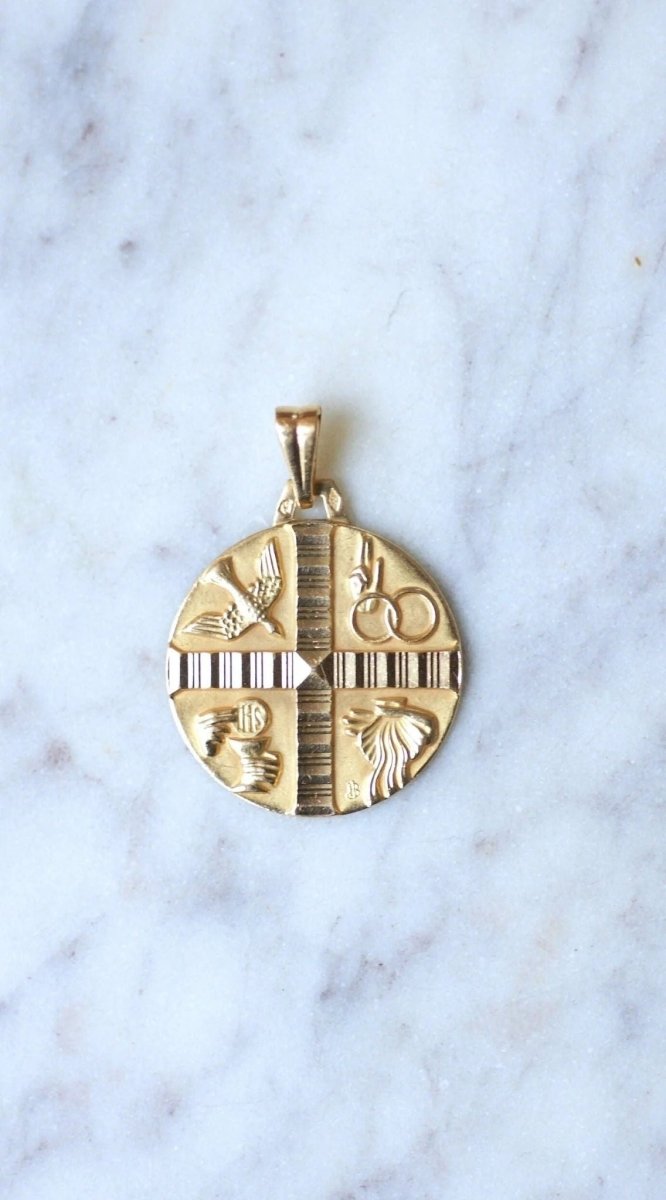 Médaille Chrétienne Art Déco or jaune - Castafiore
